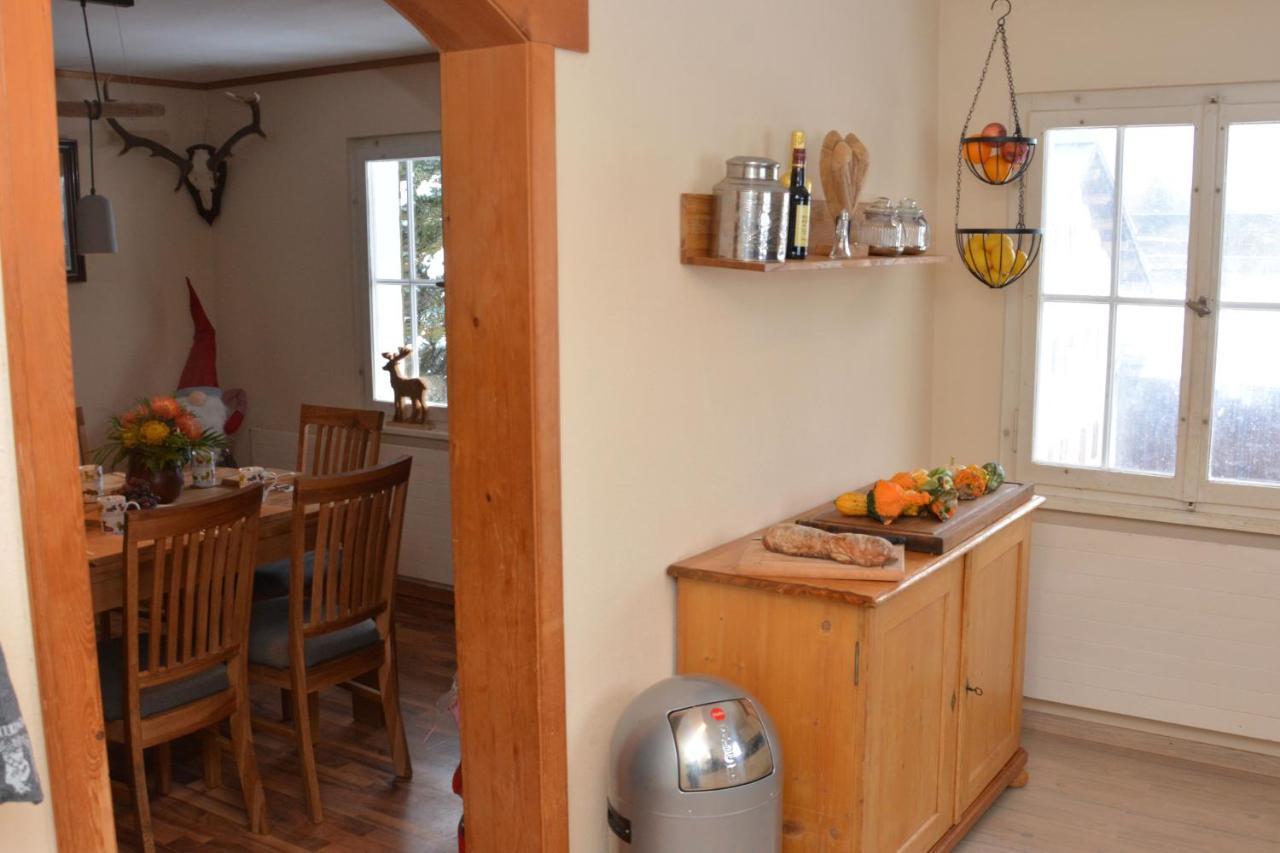 Alte Post Mit Geschichte Und Restaurant Appartement Tavanasa Buitenkant foto