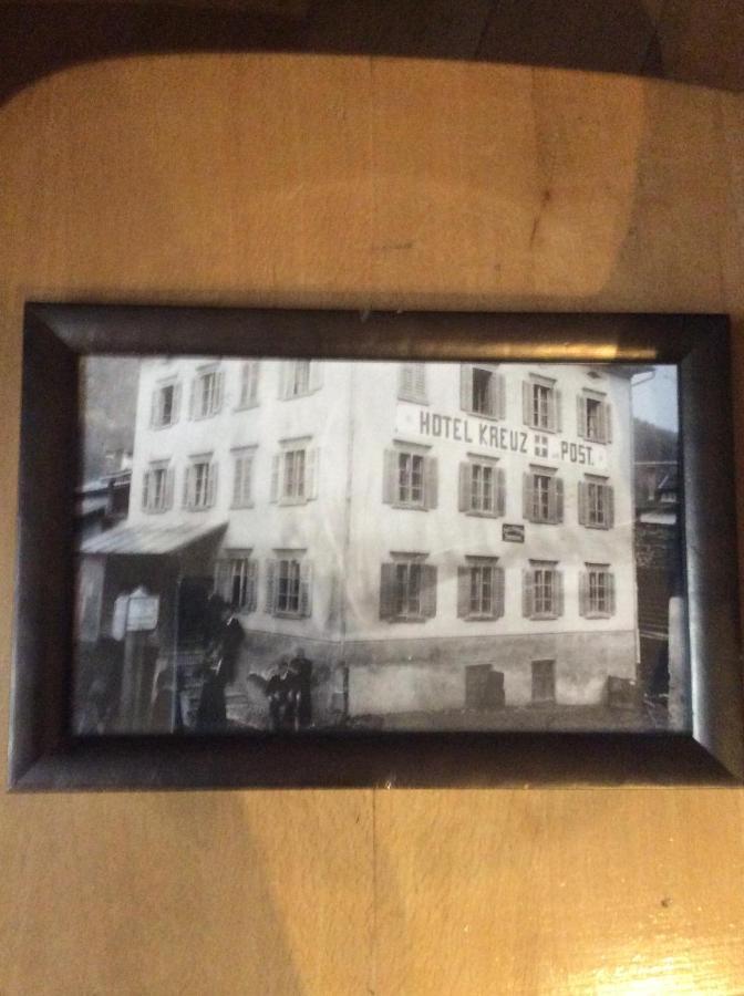 Alte Post Mit Geschichte Und Restaurant Appartement Tavanasa Buitenkant foto