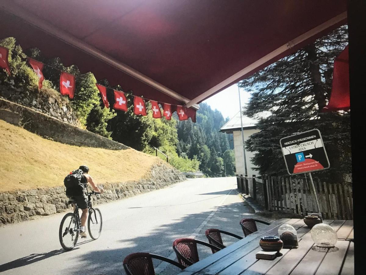 Alte Post Mit Geschichte Und Restaurant Appartement Tavanasa Buitenkant foto
