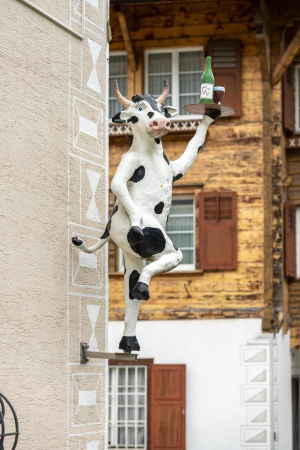 Alte Post Mit Geschichte Und Restaurant Appartement Tavanasa Buitenkant foto